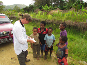 wamena kids and the artist